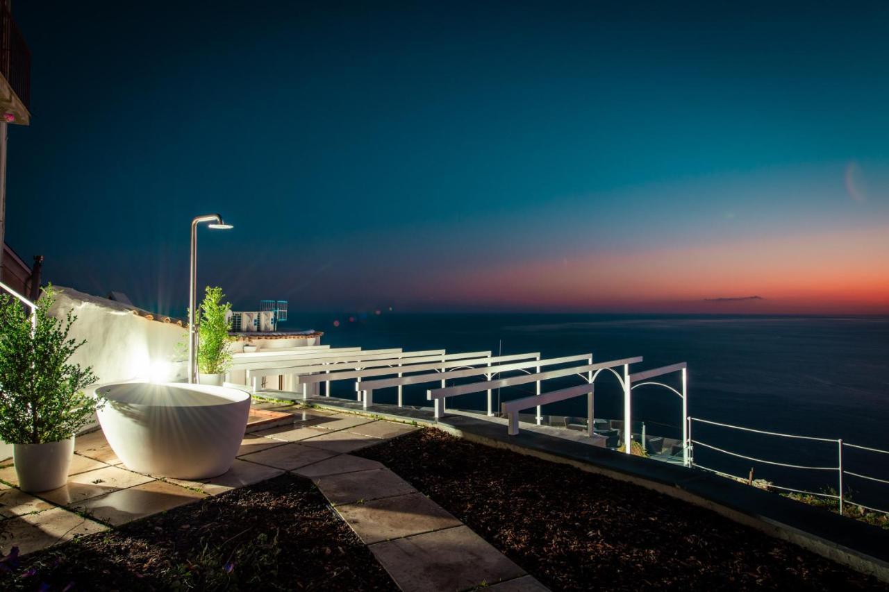 Villa La Tagliata Spectacular Jacuzzi Tub Amazing View And Private Parking Garage Positano Buitenkant foto